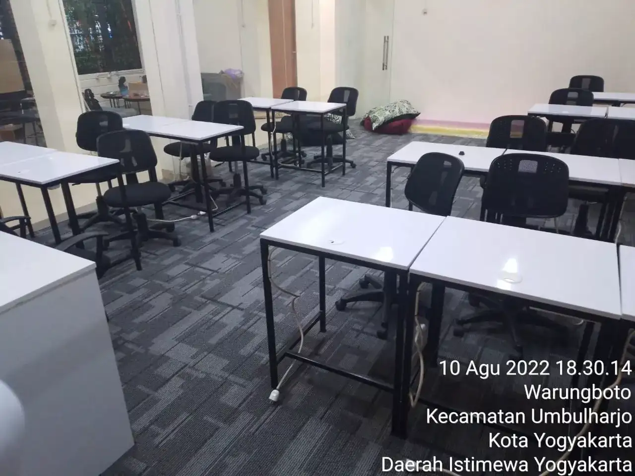 Kantor Ninja Xpress Yogyakarta, hasil pekerjaan interior, dan MEP oleh PT Mandala Pilar Indonesia.