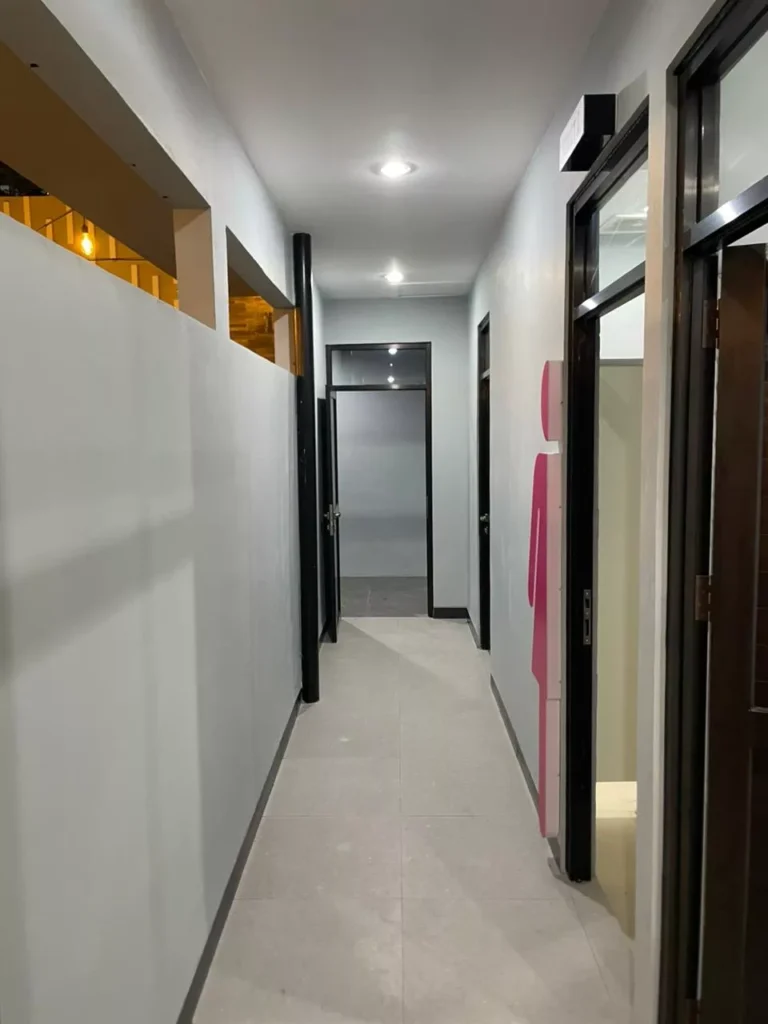 Resto Mie Gacoan Ambon, hasil pekerjaan sipil, interior, dan MEP oleh PT Mandala Pilar Indonesia.