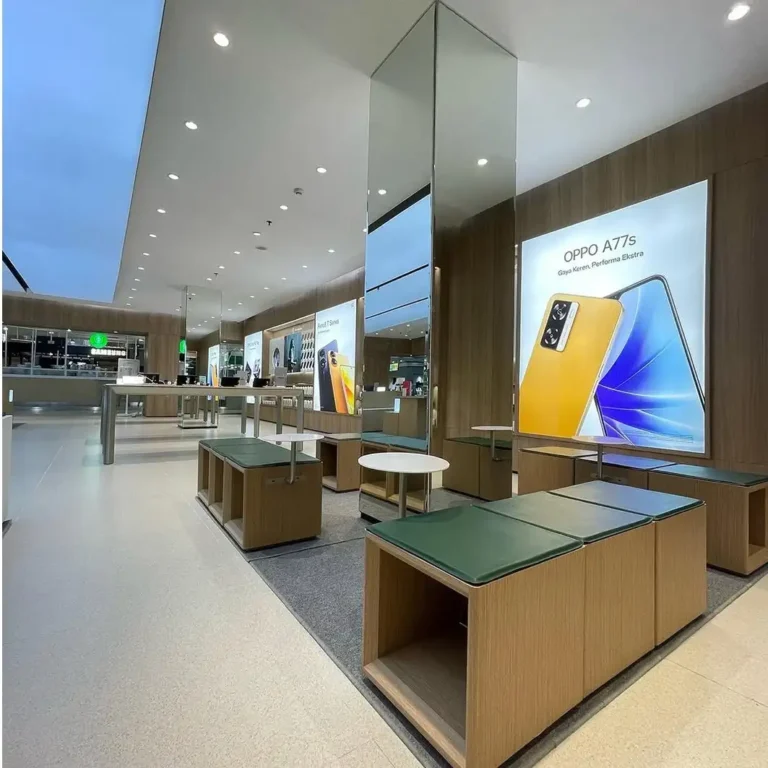 Interior dan fit-out OPPO Experience Store Supermal Karawaci, salah satu portofolio pekerjaan interior Mandala Pilar Indonesia.