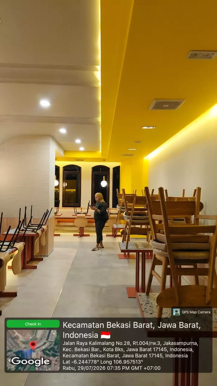 Tampak interior dalam chickster kota bintang, sebagai portofolio Mandala Pilar Indonesia.