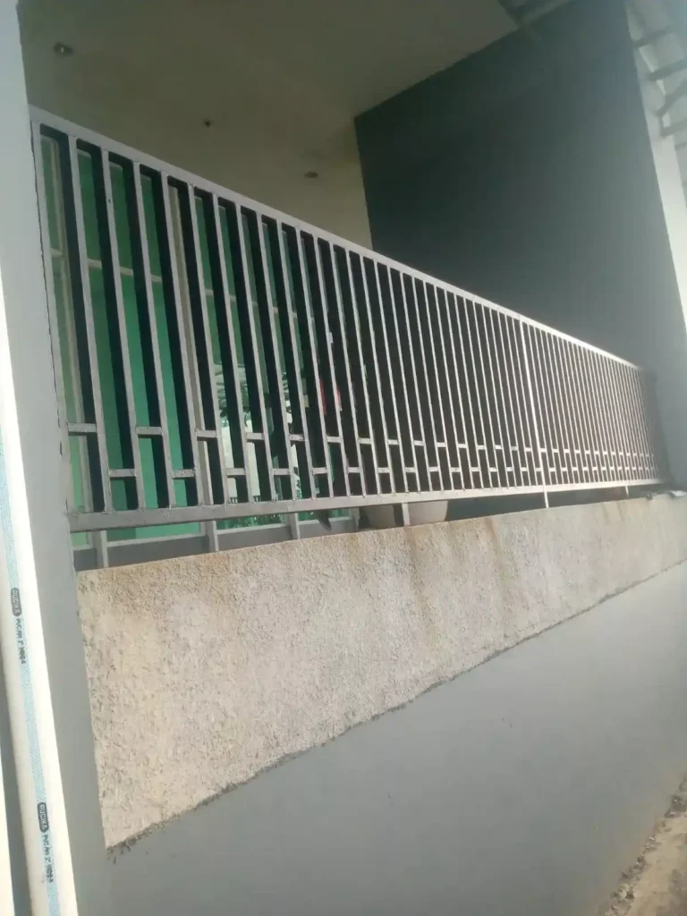 Hasil pekerjaan maintenance railing di apartemen Green Bay Pluit oleh Mandala Pilar Indonesia.